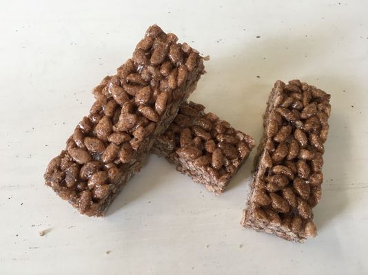 ग्रेट प्रदर्शन के साथ अनाज बार प्रेसिंग कटिंग ग्रेनोला बार मेकिंग मशीन