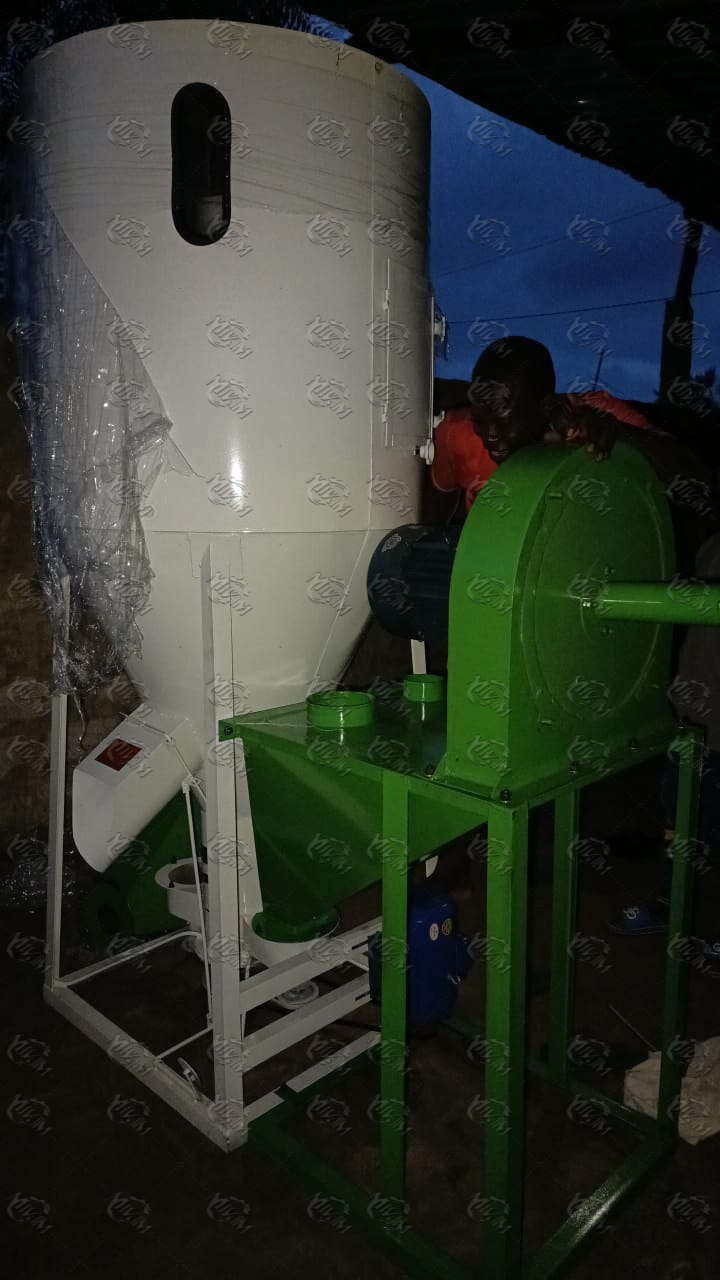 के बारे में नवीनतम कंपनी का मामला Nigeria Customer Case: 300–350 kg/h Dry Type floating fish feed pellet extruder machine Successfully Delivered
