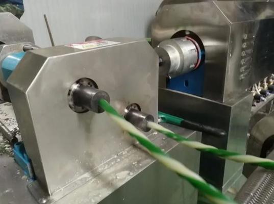 पूरी तरह से स्वचालित कुत्ता खाद्य प्रसंस्करण के उपकरण फ़ीड गोली Extruder